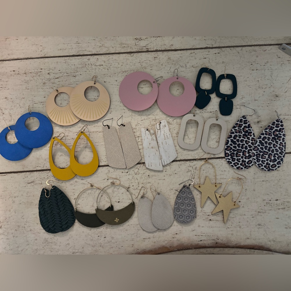 Set of 19 Nickel & Suede earrings. - Picture 3 of 16
